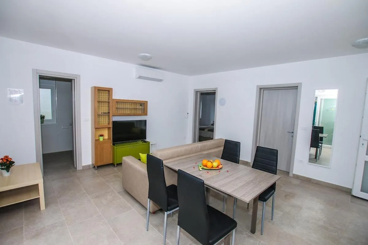 Διαμέρισμα Funtana Villa Elody 2